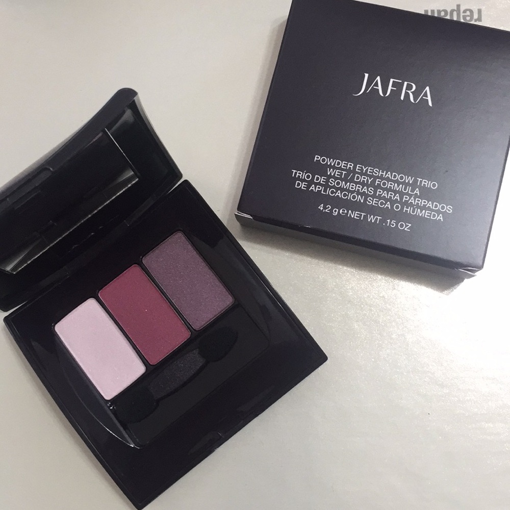 JAFRA EYESHADOW TRIO